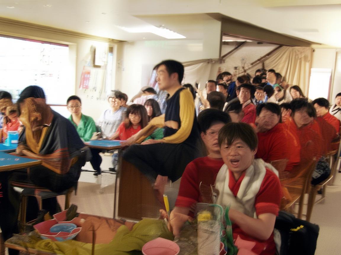玉溪的色彩，如何通过插画捕捉其独特韵味？
